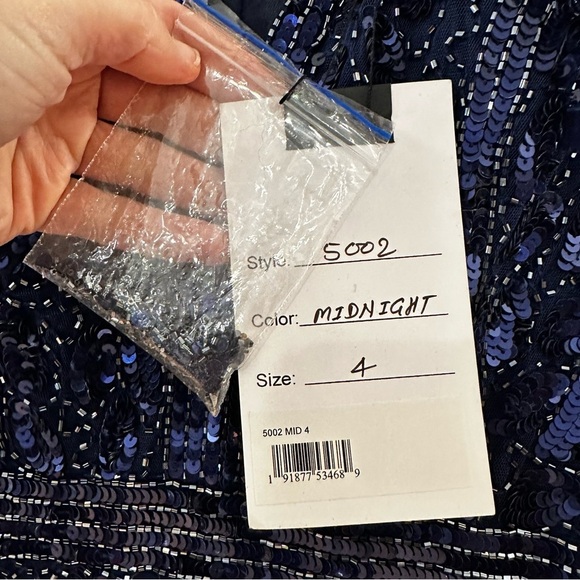 Mac Duggal 5002 Embellished Front Slit Long Sleeve Gown Midnight Blue sz 4 - Picture 10 of 10